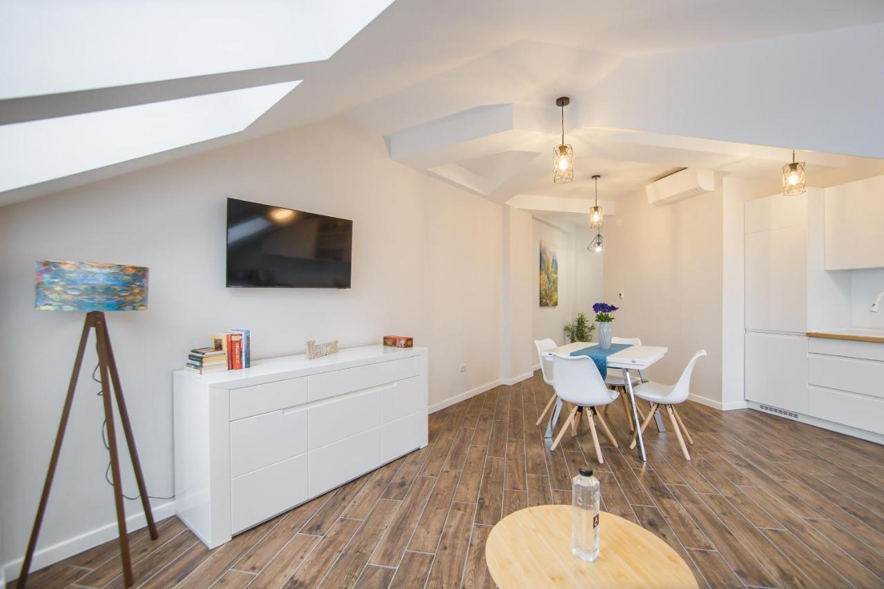Skylight Loft Near City Center أرادايا المظهر الخارجي الصورة