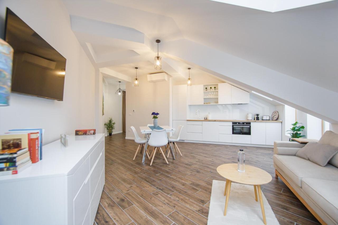 Skylight Loft Near City Center أرادايا المظهر الخارجي الصورة