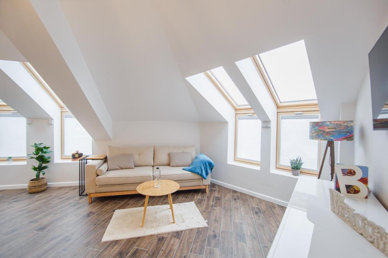 Skylight Loft Near City Center أرادايا المظهر الخارجي الصورة