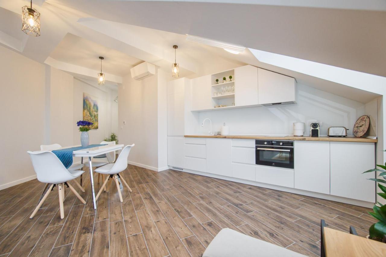 Skylight Loft Near City Center أرادايا المظهر الخارجي الصورة